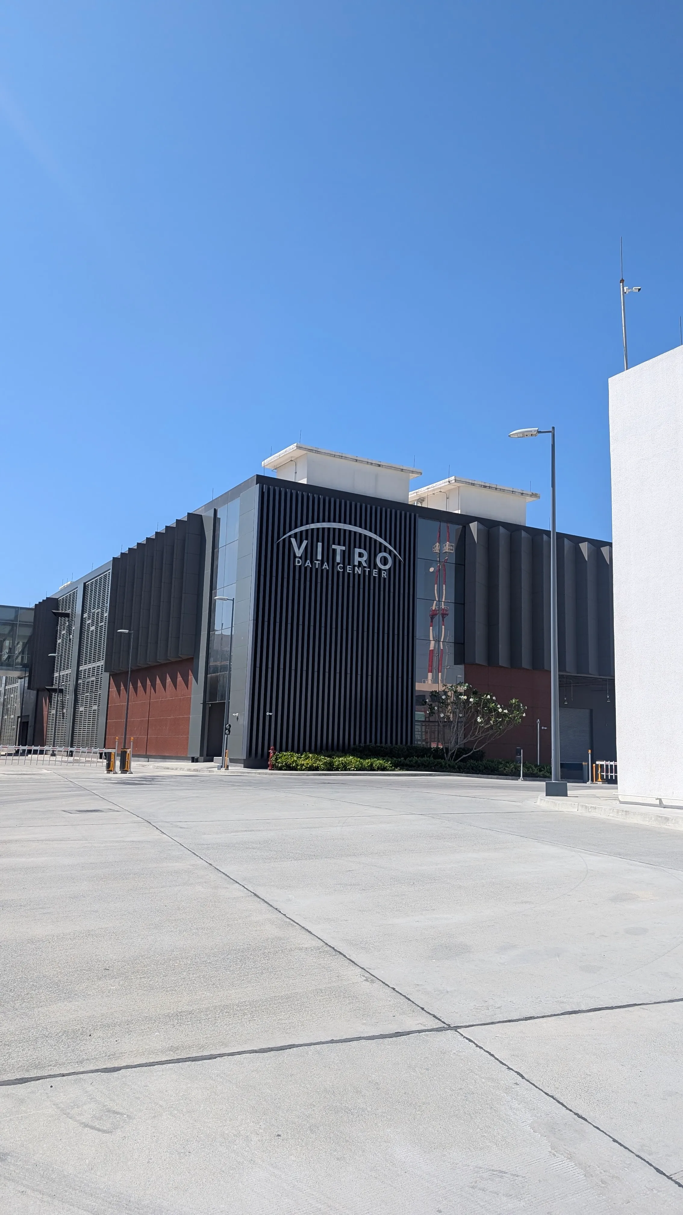 Vitro Sta. Rosa data center building